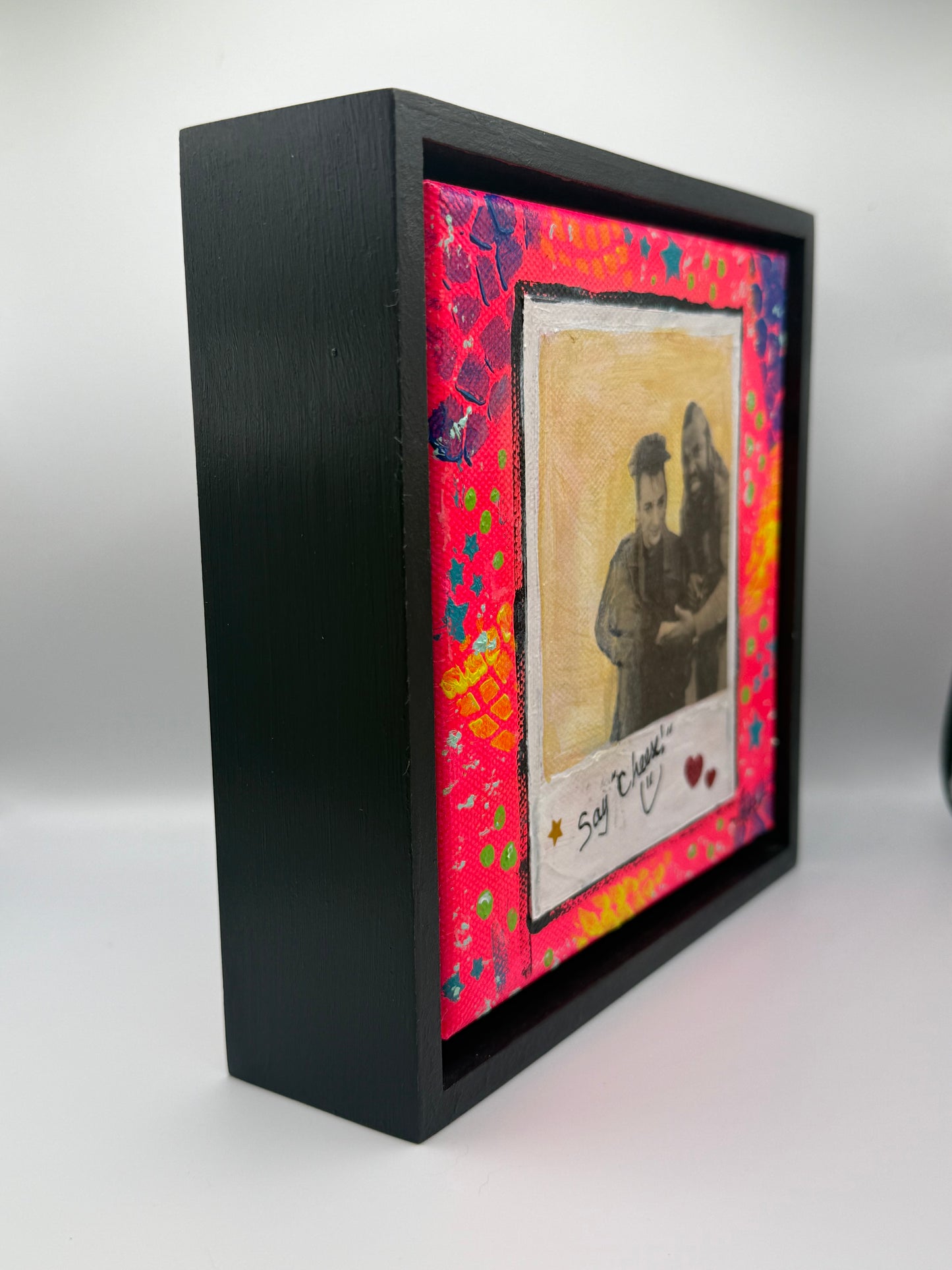 Sideview of frame and art