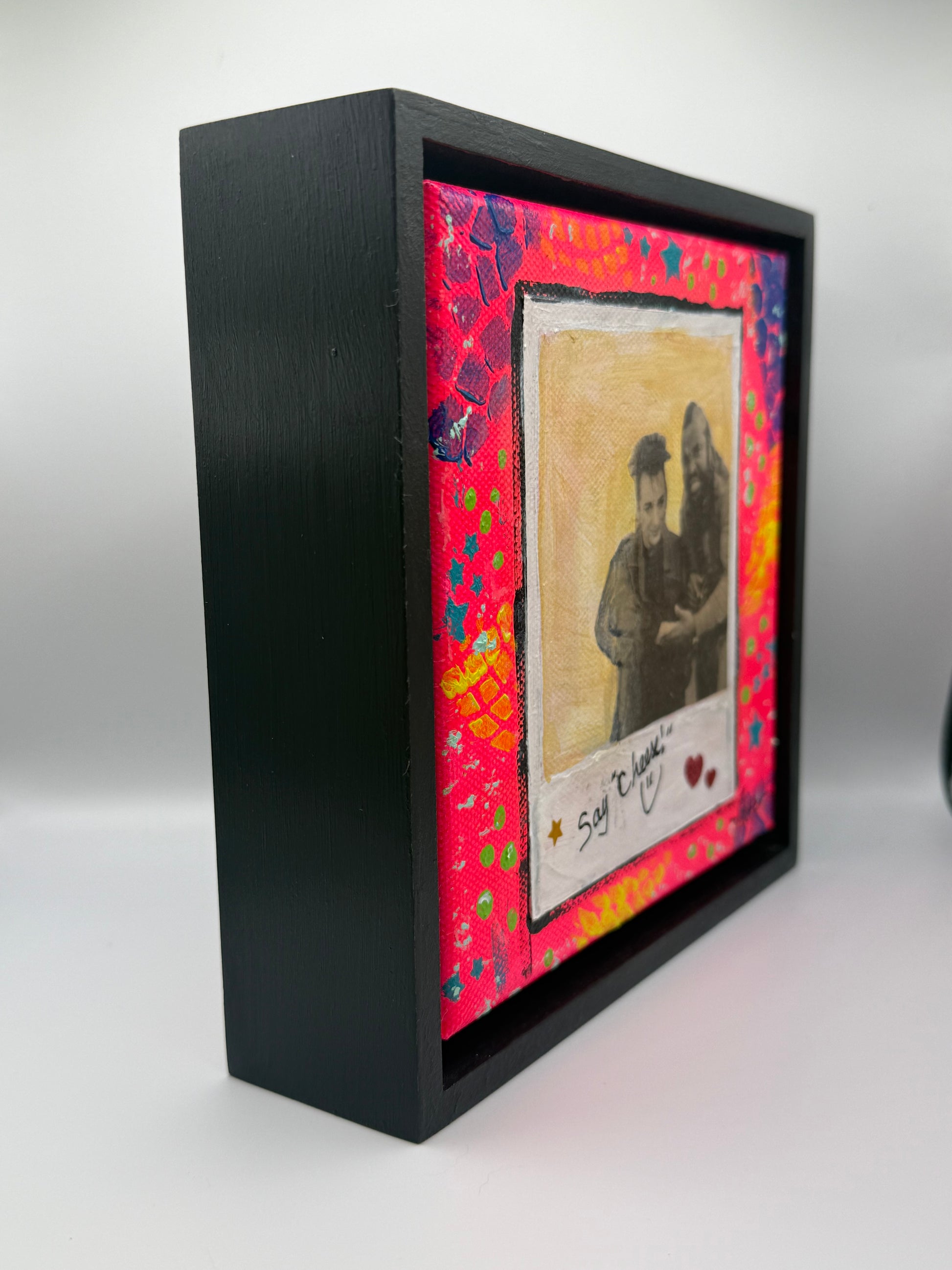 Sideview of frame and art
